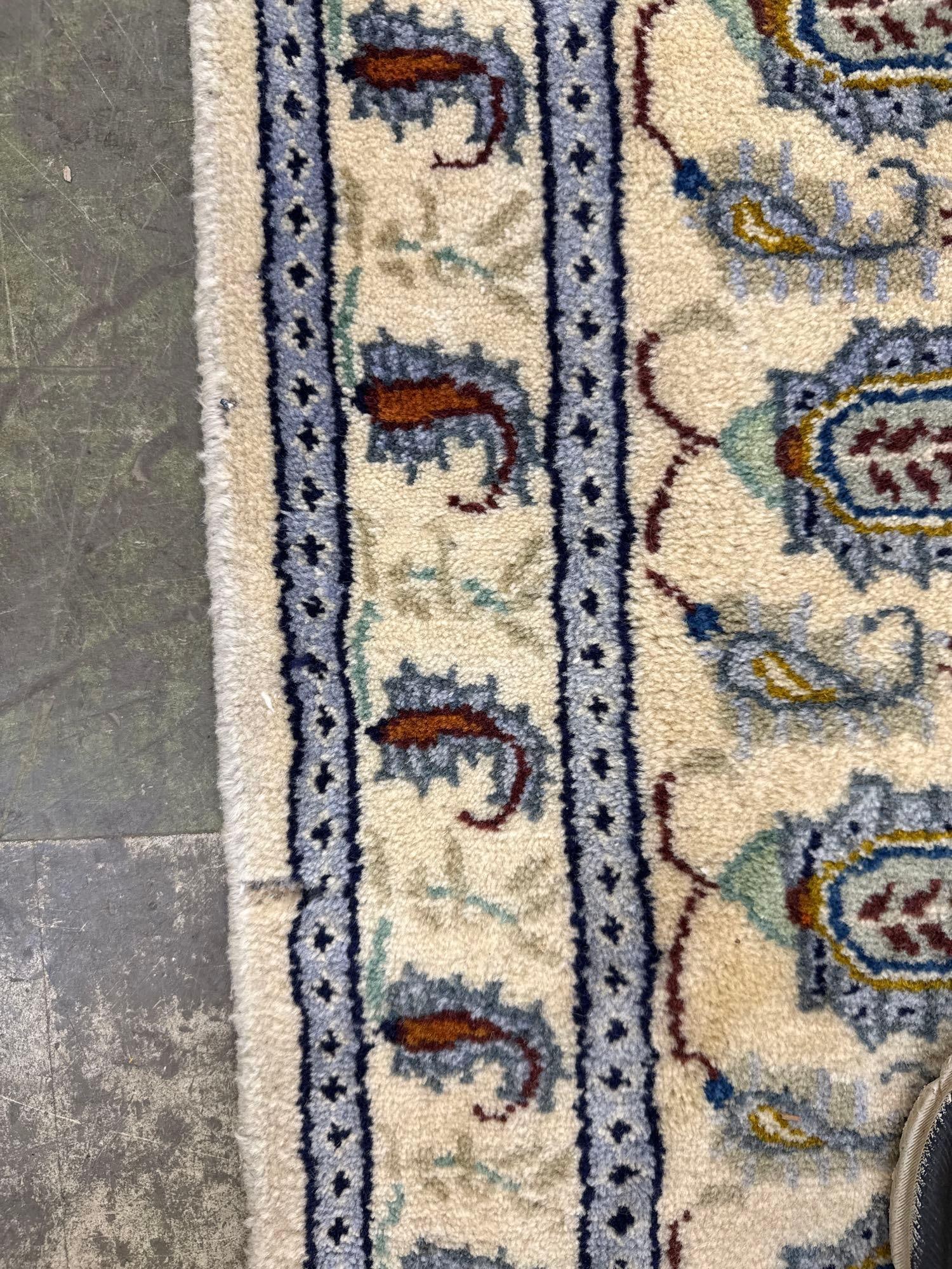 room size rug - 9'10" x 12'10" - 9