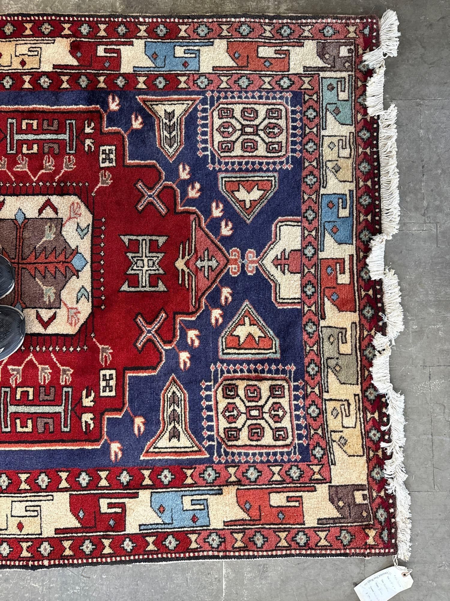 Area rug - 4' x 11'4" - 6
