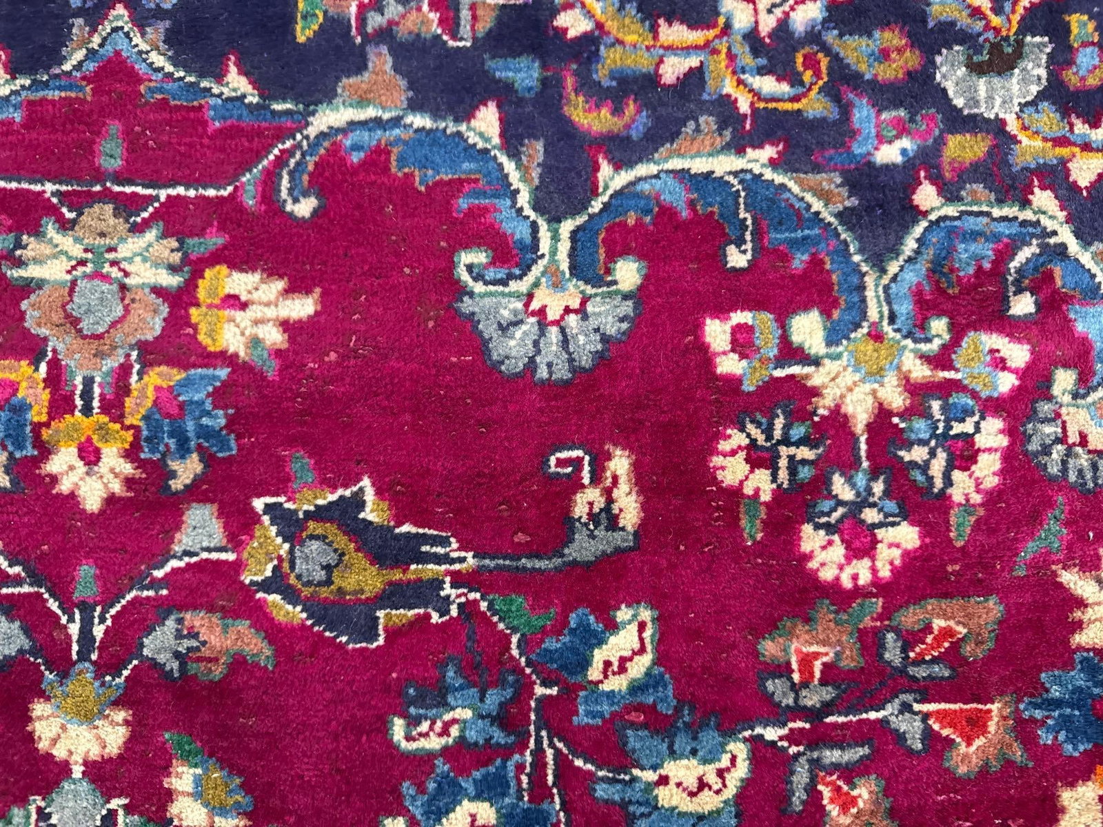room size rug -8'5" x 11'10" - 10