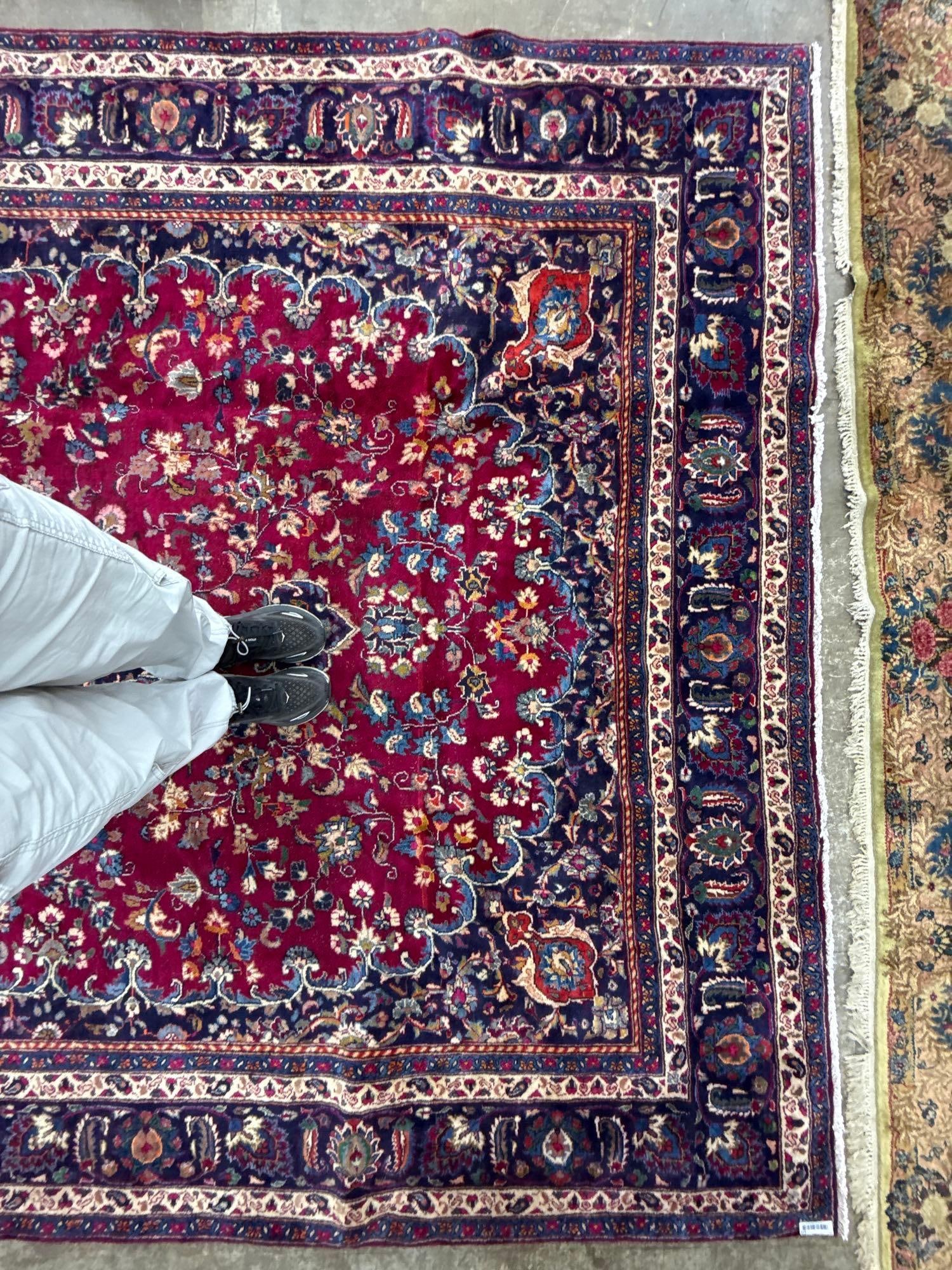 room size rug -8'5" x 11'10" - 6
