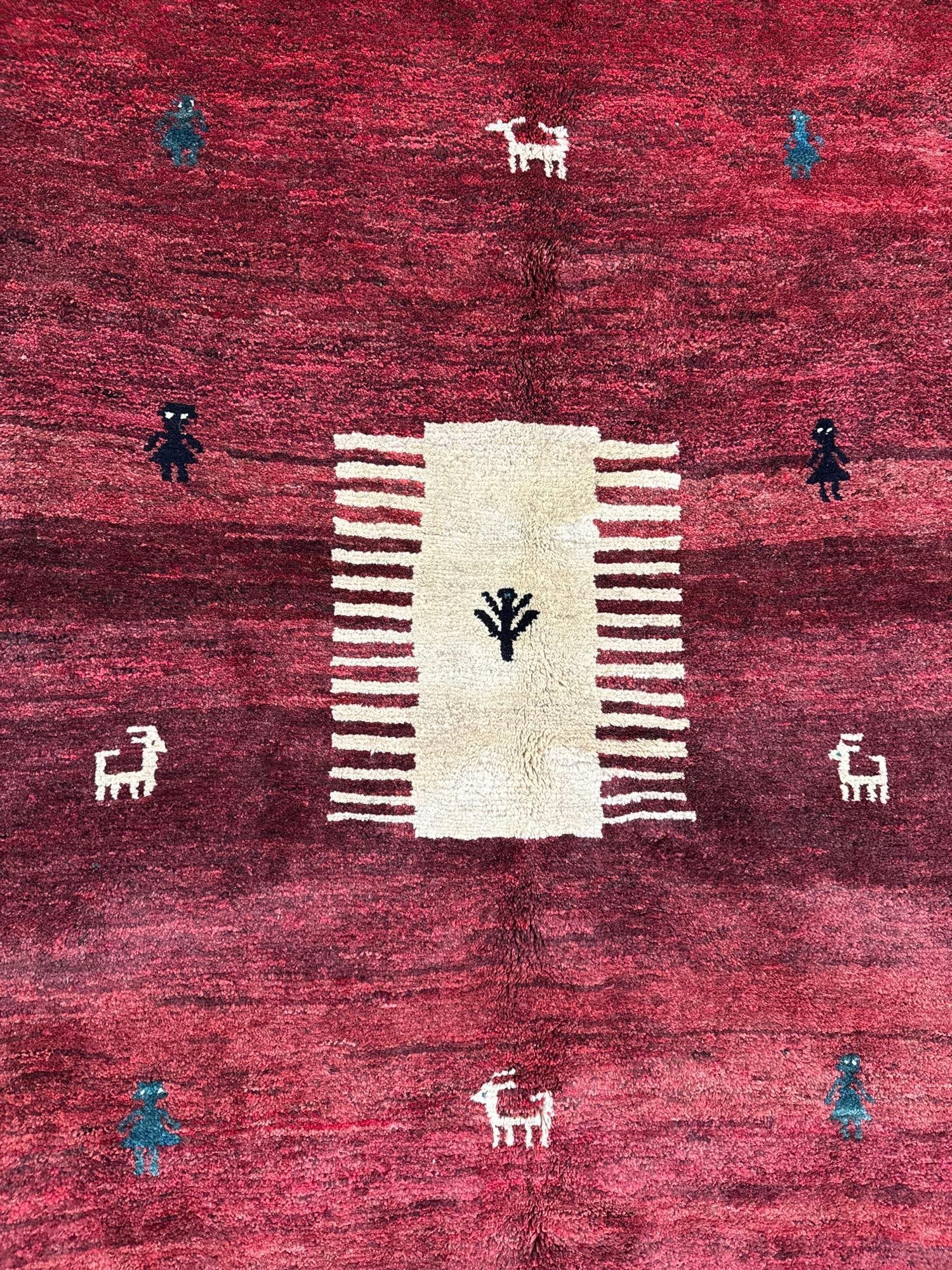Area rug - 5'7" x 8'4" - 4