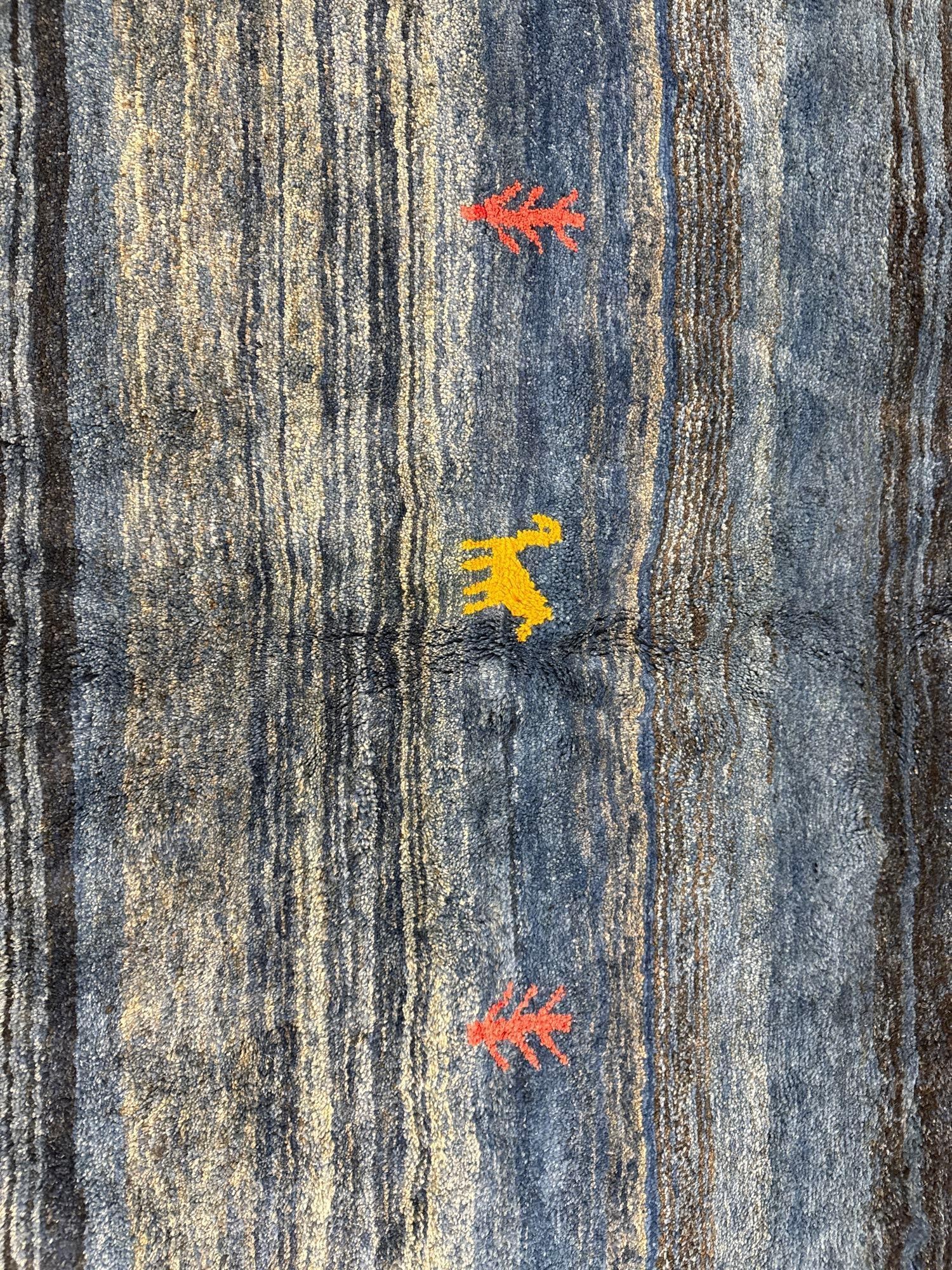 Area rug - 6'7" x 9'7" - 3