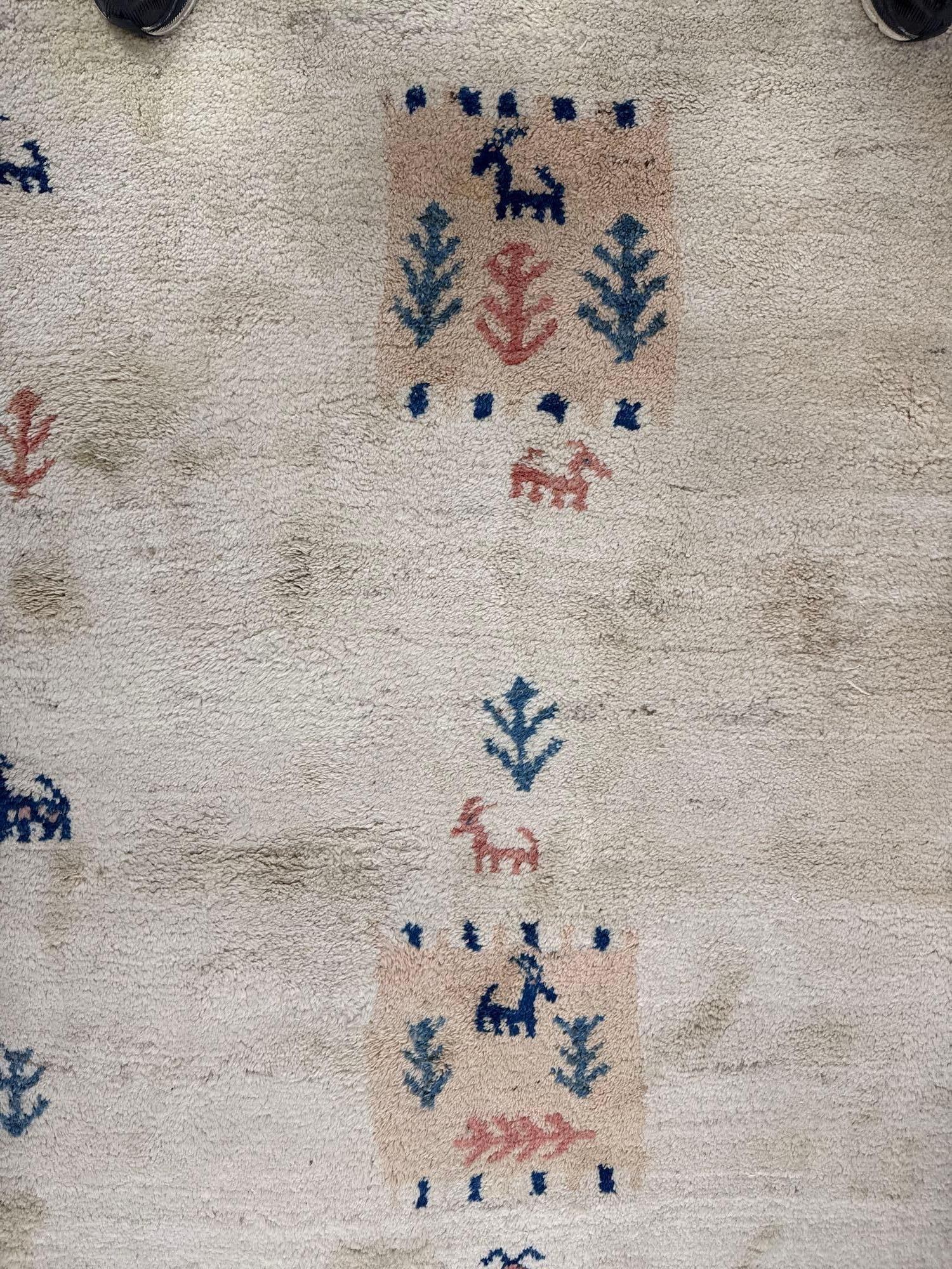 Area rug - 5' x 6'4" - 2