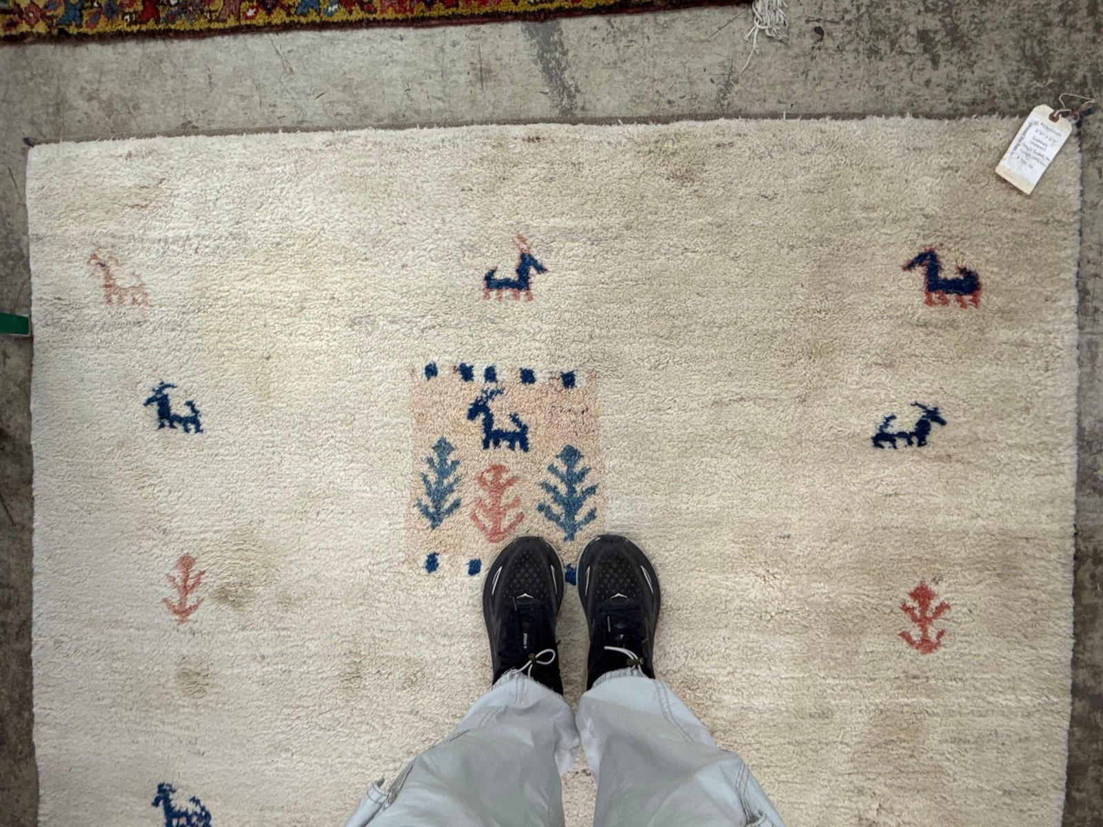 Area rug - 5' x 6'4" - 4