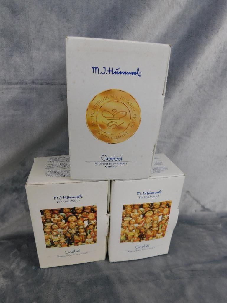 Goebel - M.I. Hummel - 3 pieces - #931 "Happy Past Time" - #663 "Little Thrifty" - 11