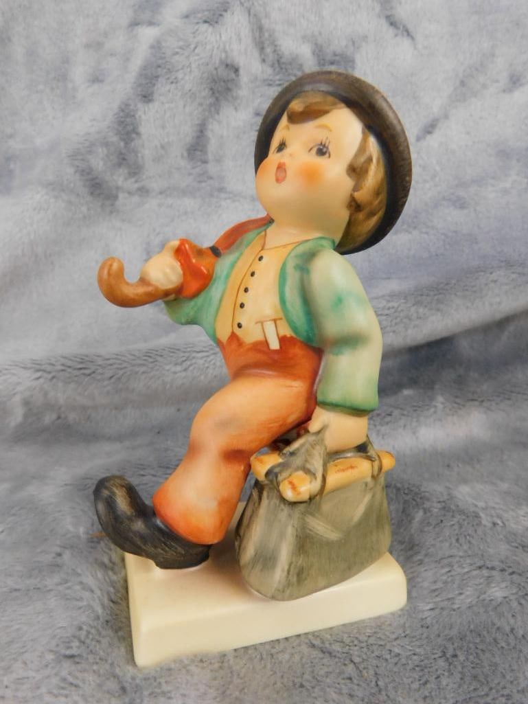 Goebel - M.I. Hummel - 4 Pieces - #837 "Home From Market" - #977 "Merry Wanderer" - 2