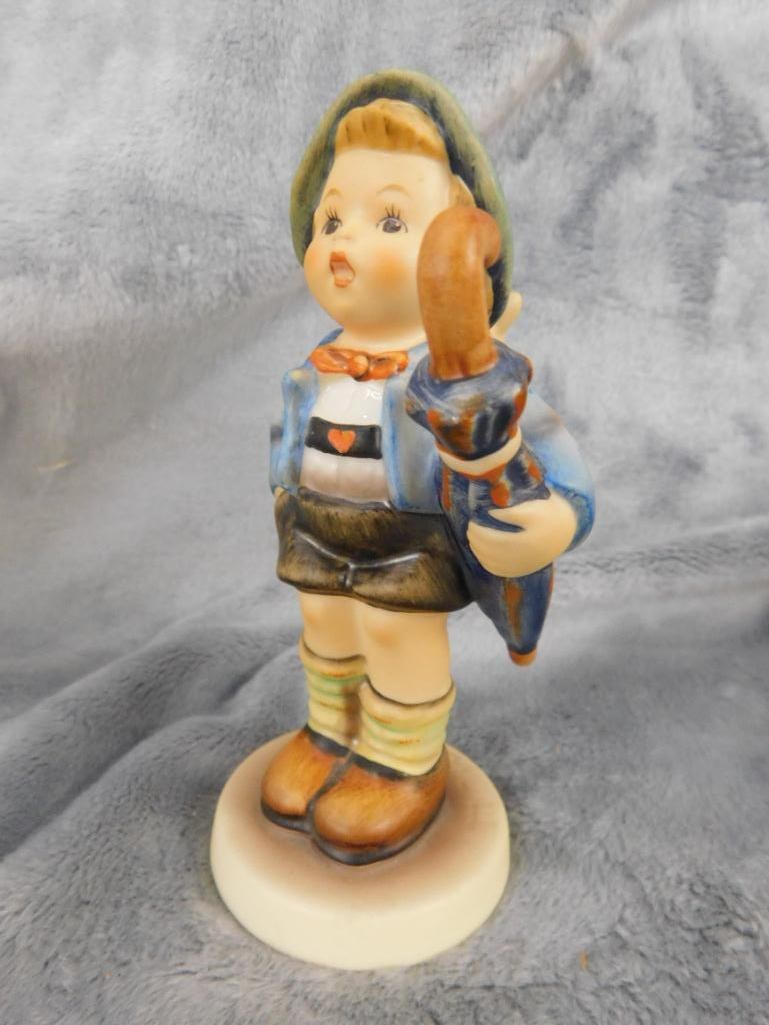 Goebel - M.I. Hummel - 4 Pieces - #837 "Home From Market" - #977 "Merry Wanderer" - 8