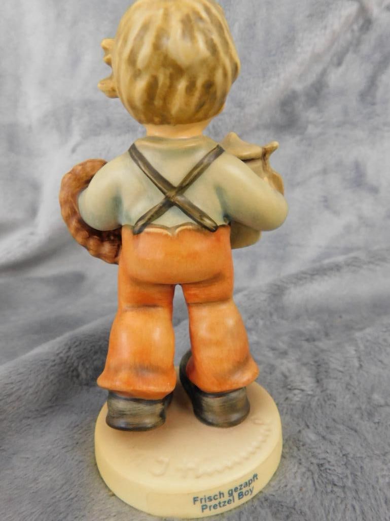 Goebel - M.I. Hummel - 4 Pieces - #1355 Pretzel Girl" - 425 "Baking Day - 10
