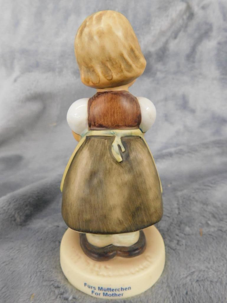 Goebel - M.I. Hummel - 4 Pieces - #1355 Pretzel Girl" - 425 "Baking Day - 13