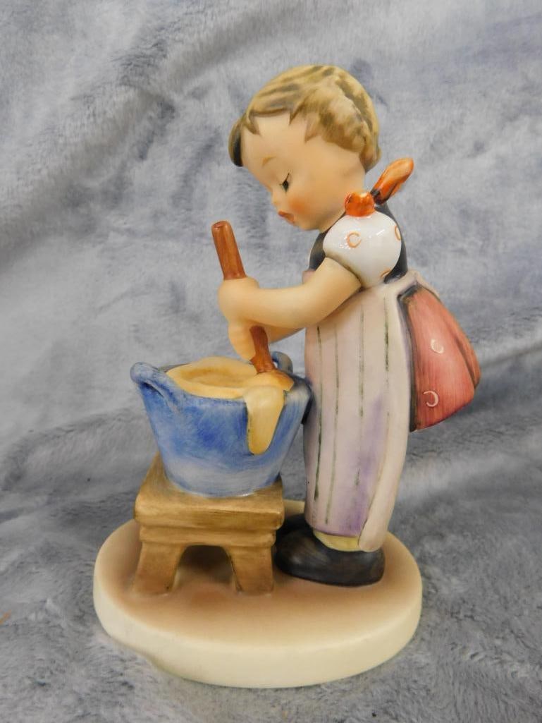 Goebel - M.I. Hummel - 4 Pieces - #1355 Pretzel Girl" - 425 "Baking Day - 2