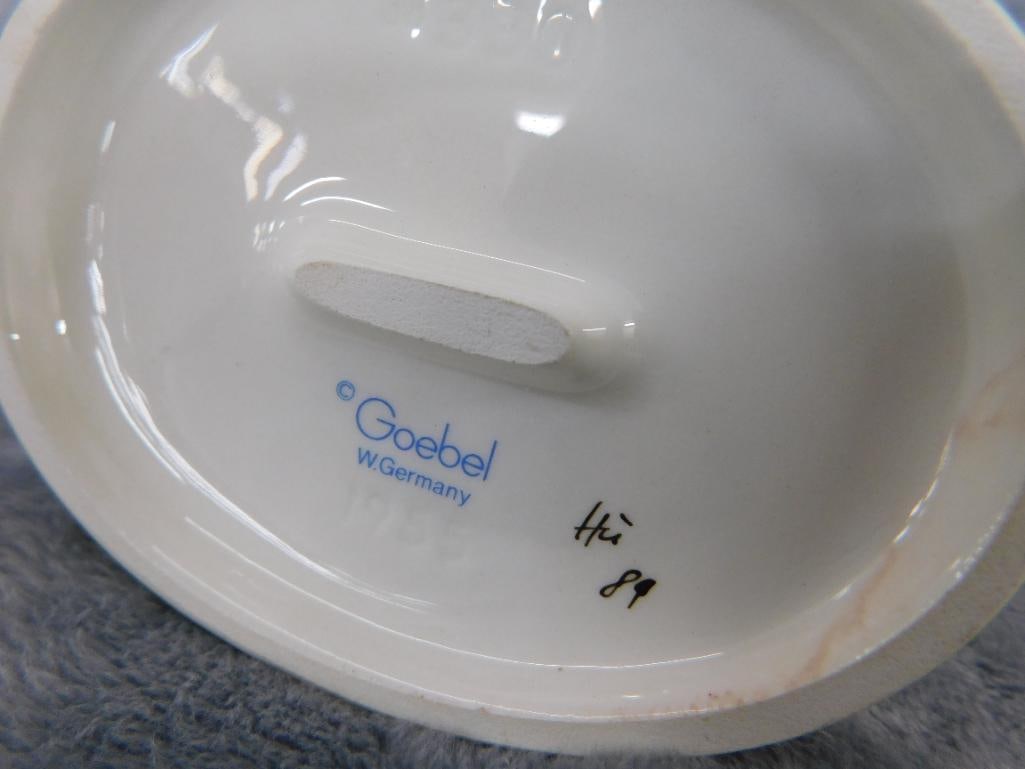 Goebel - M.I. Hummel - 4 Pieces - #1355 Pretzel Girl" - 425 "Baking Day - 4