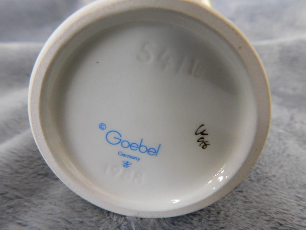 Goebel - M.I. Hummel - 5 Pieces - #143 "Sweet As Can Be" - #288 "Wash Day" - 10