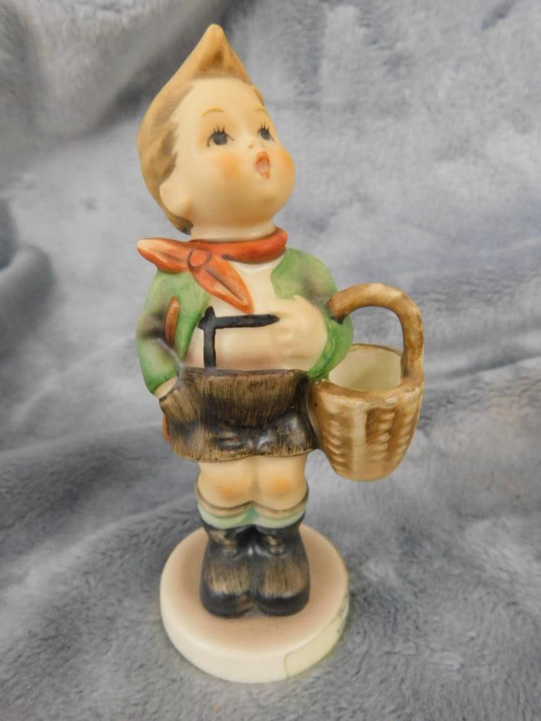 Goebel - M.I. Hummel - 5 Pieces - #143 "Sweet As Can Be" - #288 "Wash Day" - 5
