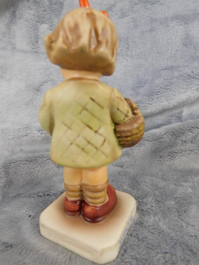 Goebel - M.I. Hummel - 4 Pieces - #111 " Wayside Harmony" - #2103 "Puppet Princess" - 9