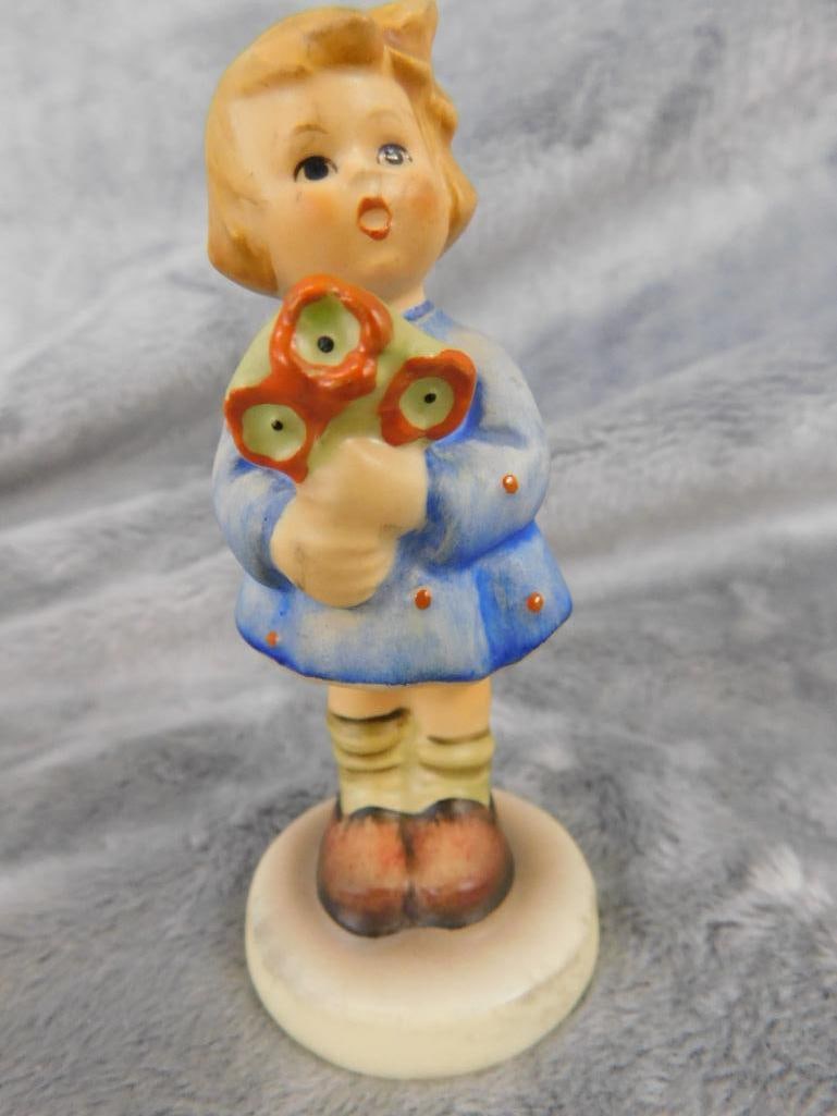 Goebel - M.I. Hummel - 4 Pieces - #239 "Girl with Nosegay" - #2052 "Pigtails" - 5