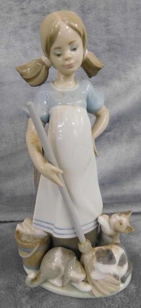 Lladro Porcelain Figure - #5232 - "Playful Kittens" - 8.25" x 4.5" x 3": See Photos For Description and Condition