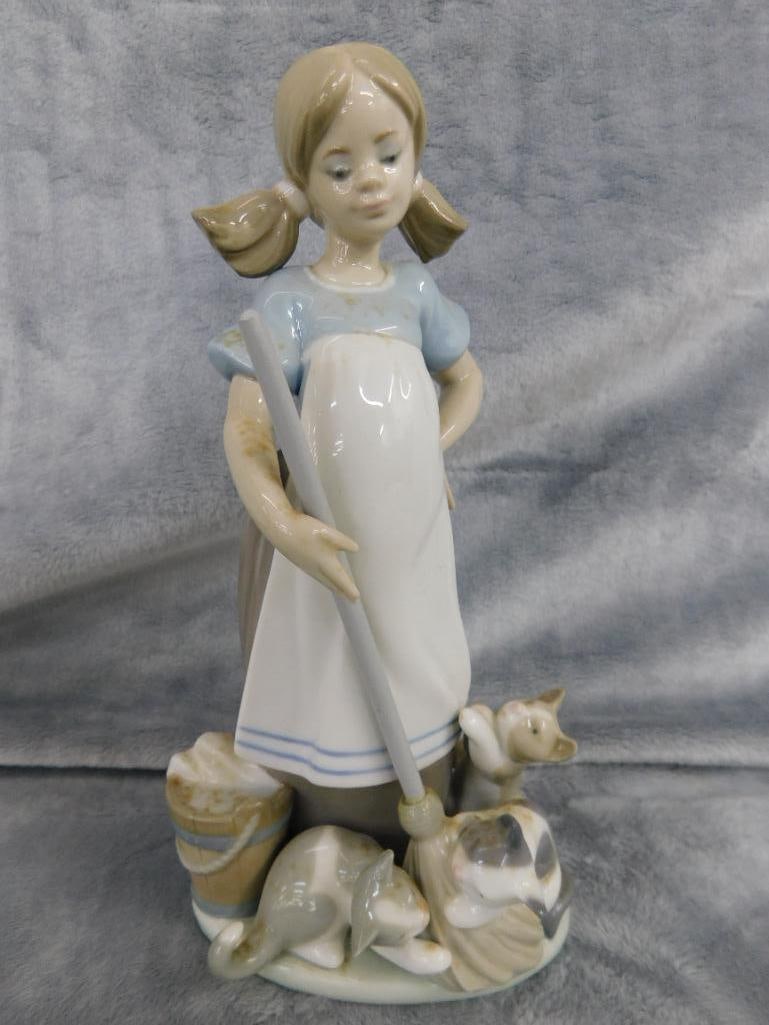 Lladro Porcelain Figure - #5232 - "Playful Kittens" - 8.25" x 4.5" x 3" - 8