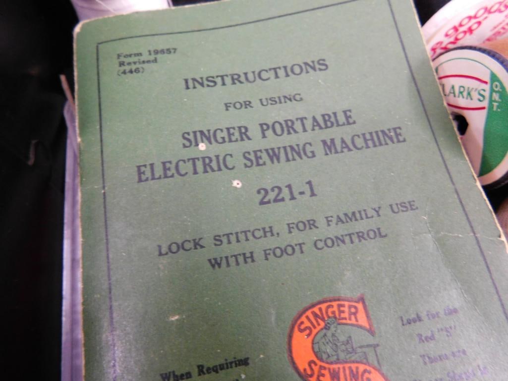 Vintage Black Singer Featherweight Sewing Machine - 11