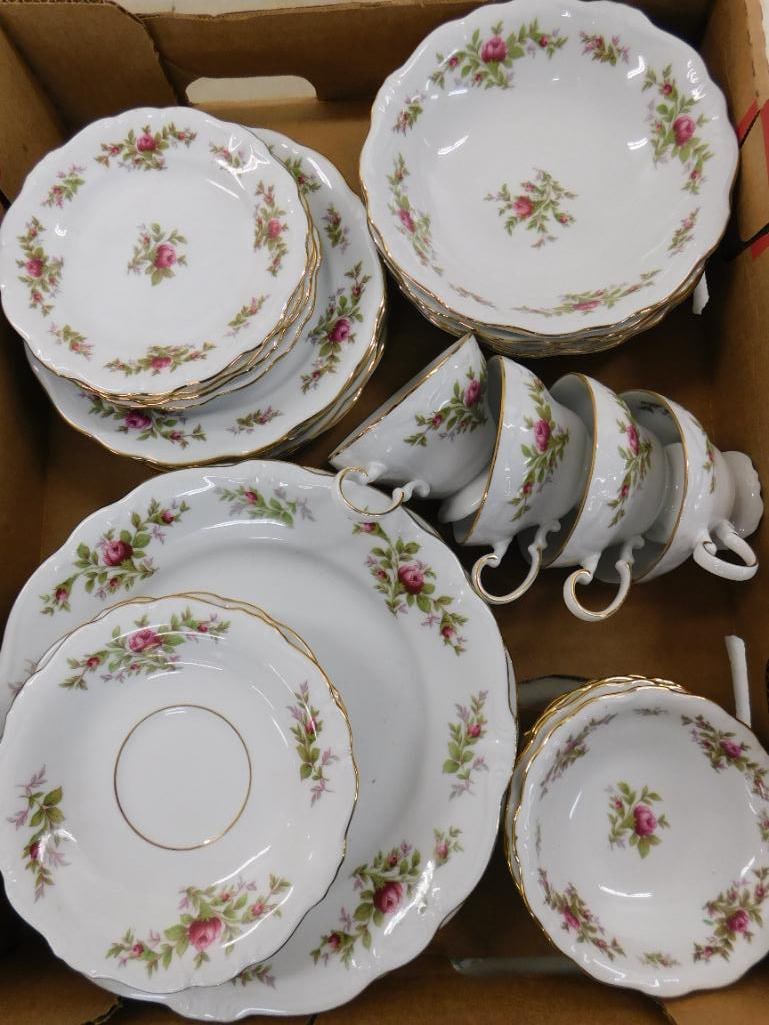 28 Piece - Complete Setting For 4 - Johann Haviland - China Set - Bavaria: See Photos For Description and Condition