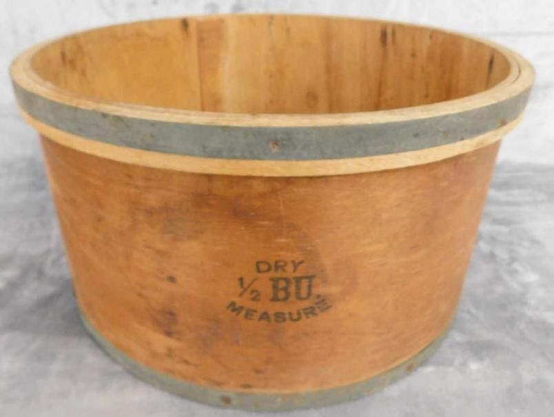 Vintage E.B. Frye and Son 1/2 Bushel / Peck Measure - 8' x 14.75": See Photos For Description and Condition
