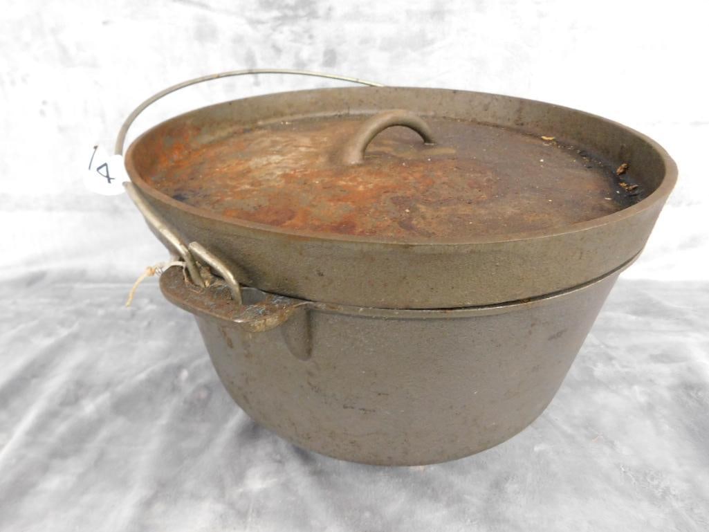 Stansport Cast Iron 8 Qt Dutch Oven - Footed - Lidded - 8.5" x 12.5" - 7