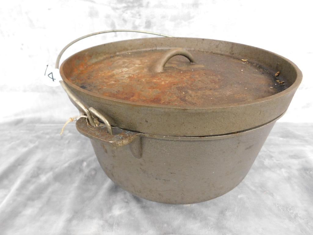 Stansport Cast Iron 8 Qt Dutch Oven - Footed - Lidded - 8.5" x 12.5" - 8