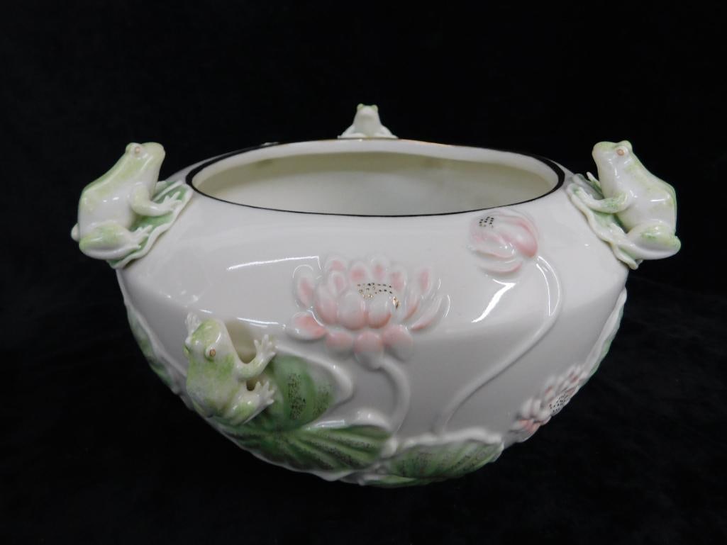 Lenox Porcelain Frog Jardineire - Original Box - 6" x 9.5" - 11