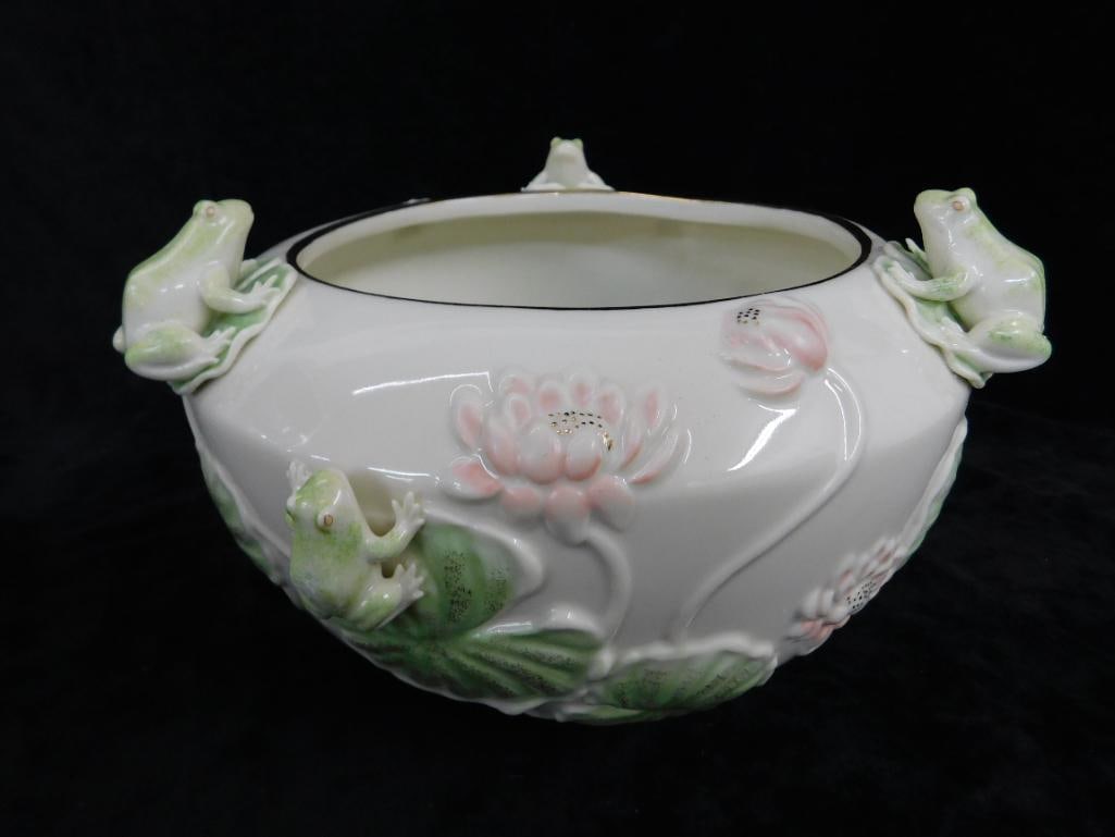 Lenox Porcelain Frog Jardineire - Original Box - 6" x 9.5" - 12
