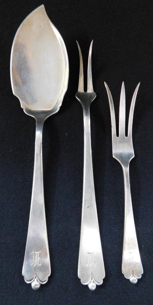 Sterling Silver - 2 Forks and a Server - Lotus Pattern - Monogrammed - 75 Grams (1 of 6)