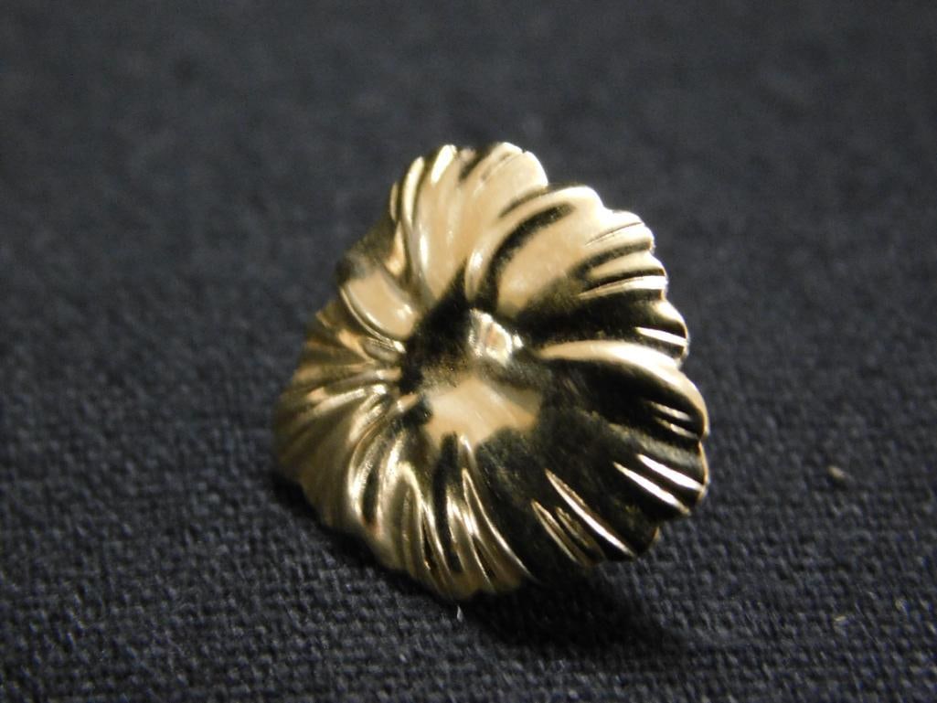 14K Yellow Gold - Pierced Leaf Earrings - .76 Grams - 2