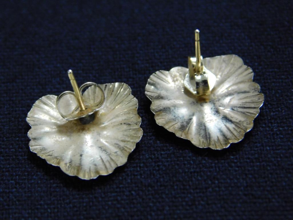 14K Yellow Gold - Pierced Leaf Earrings - .76 Grams - 4