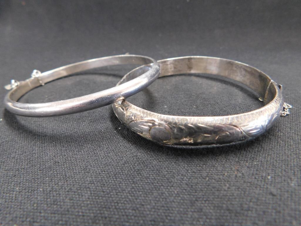 Sterling Silver - Pair of Bangle Bracelets - 18.09 Grams - 5