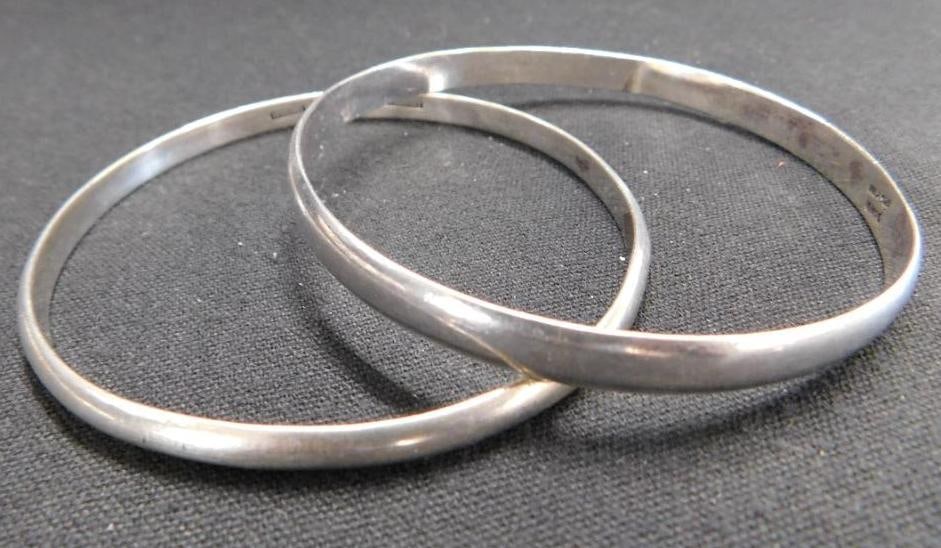 Sterling Silver - Pair of Bangle Bracelets - 35.43 Grams: See Photos For Description and Condition