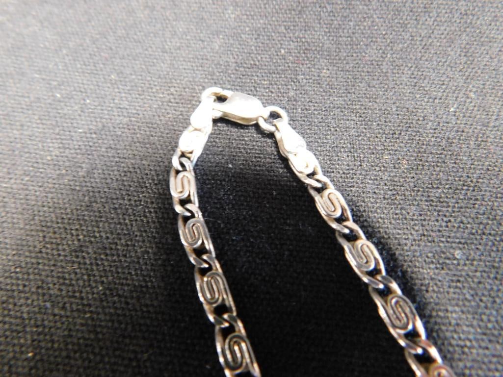 Sterling Silver - 18" Necklace - 11.68 Grams - 2