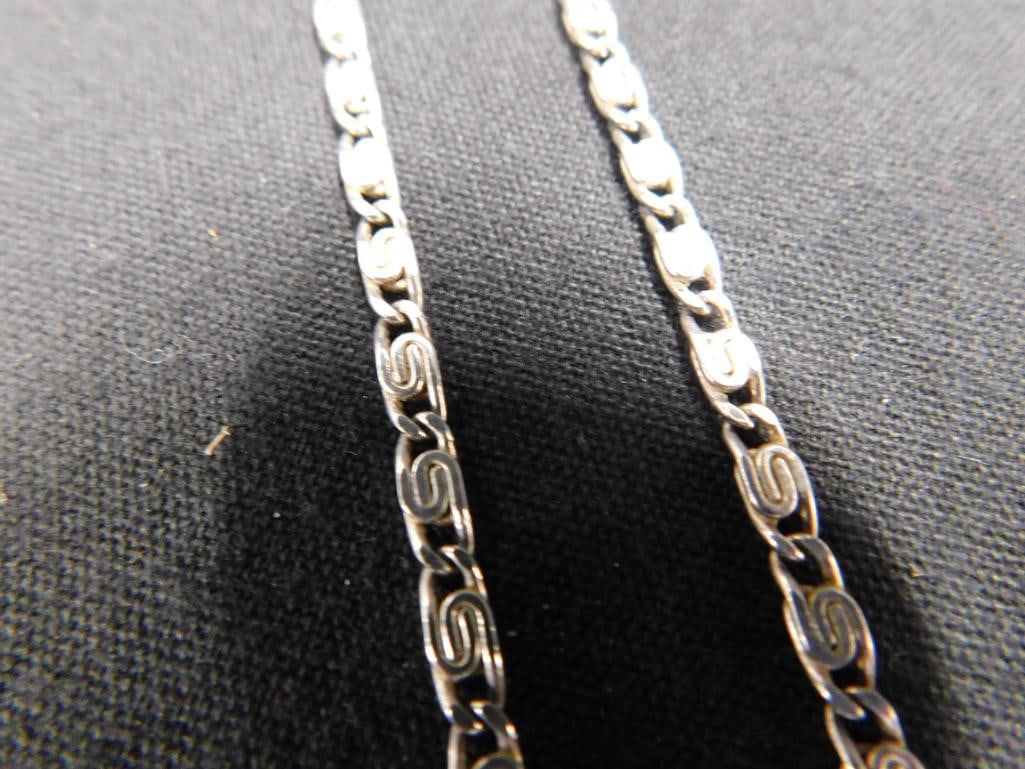 Sterling Silver - 18" Necklace - 11.68 Grams - 3