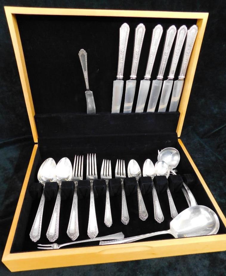 36 Piece Holmes and Edwards Silver Plate Flatware Set - Wood Case: See Photos For Description and Condition