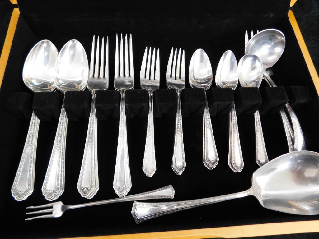 36 Piece Holmes and Edwards Silver Plate Flatware Set - Wood Case - 9
