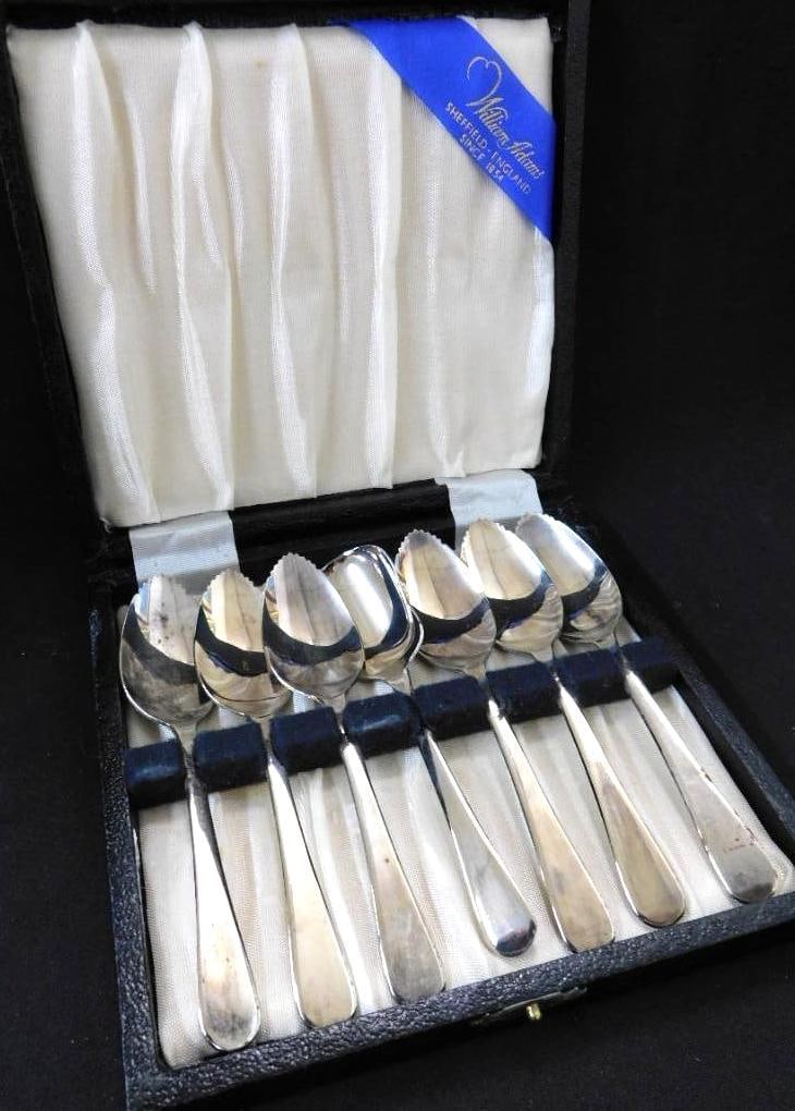 Sheffield Silver Plate Grapefruit Spoons Plus 1 - Original Box: See Photos For Description and Condition