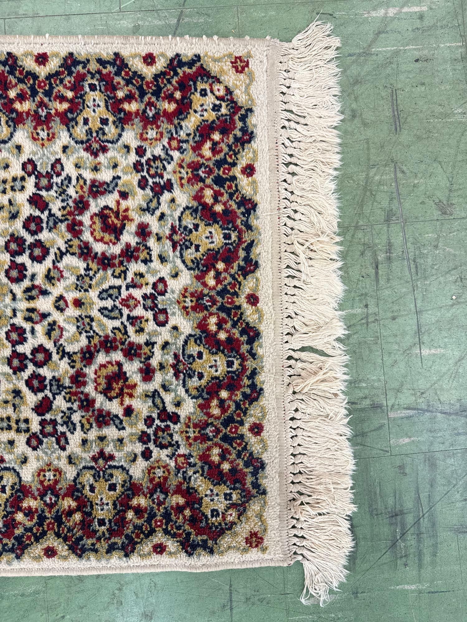 Area wool rug - 3