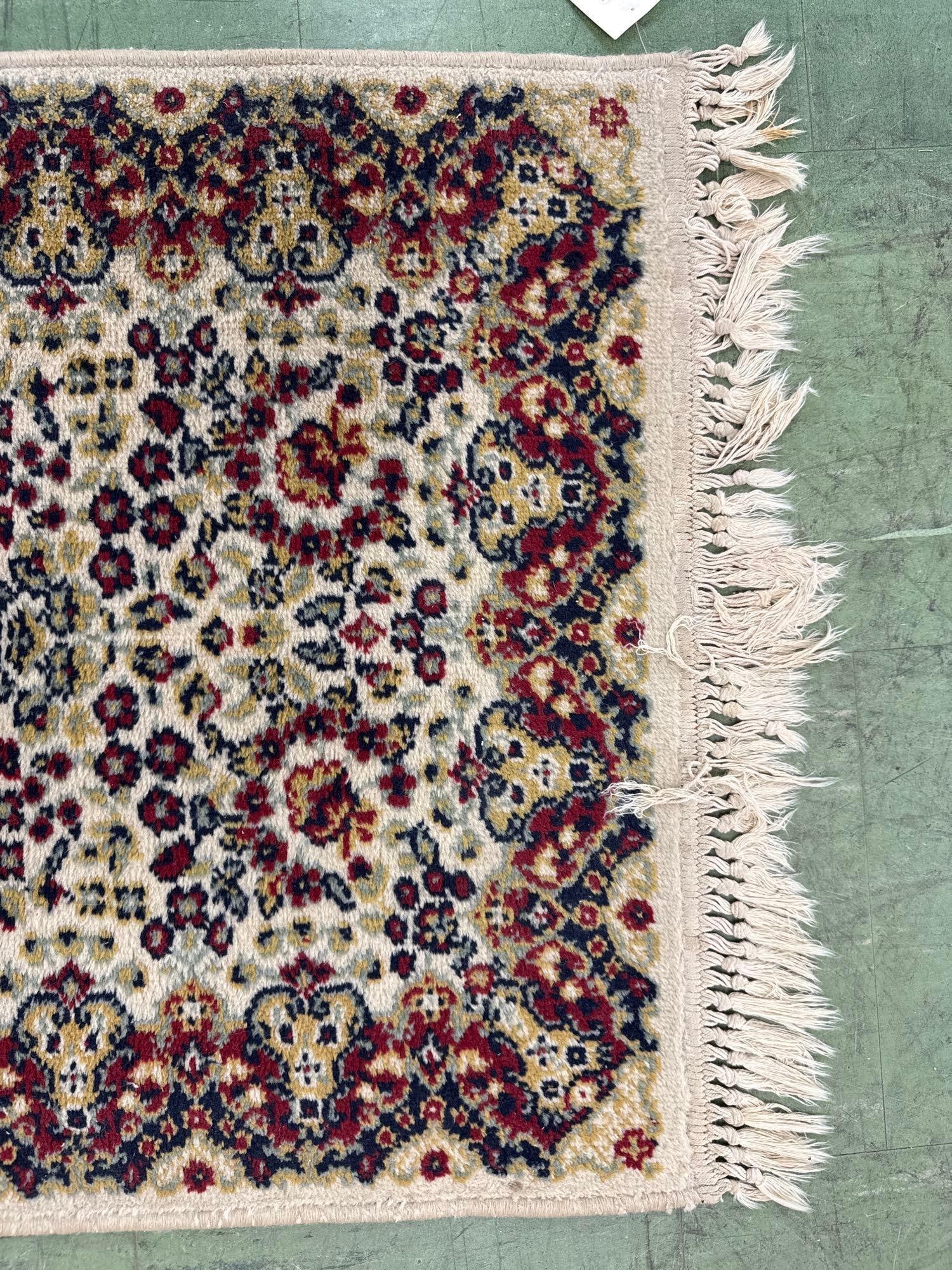 Area wool rug - 4