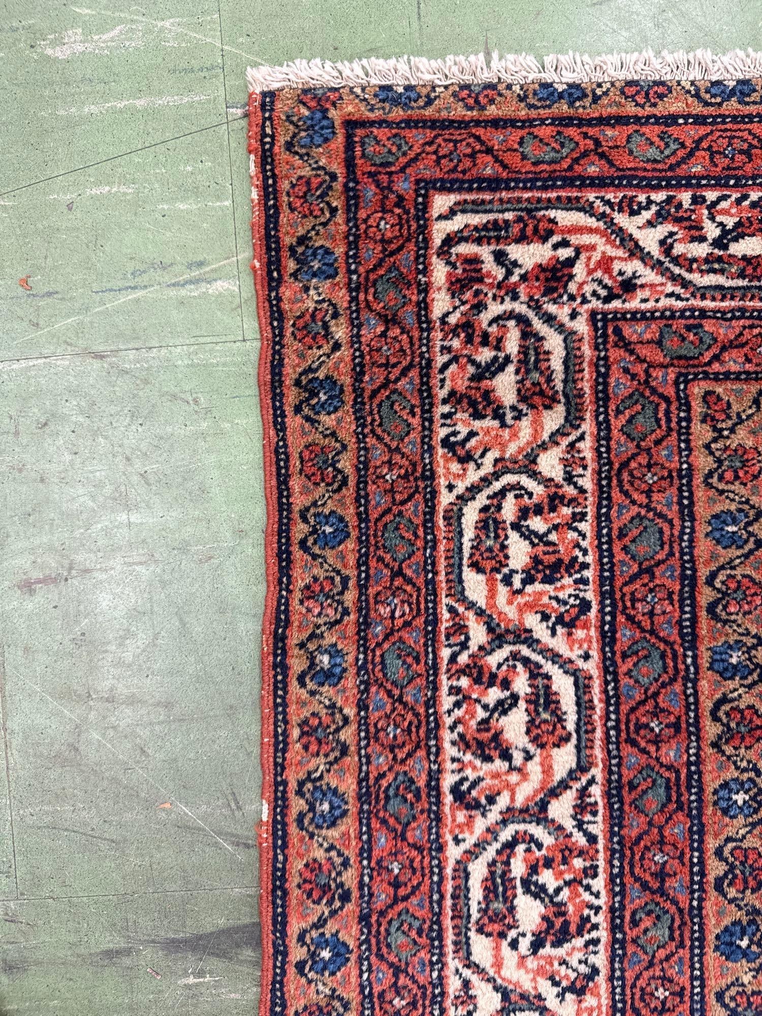 Area size Persian wool rug - 6'3" x 4'10" - 7
