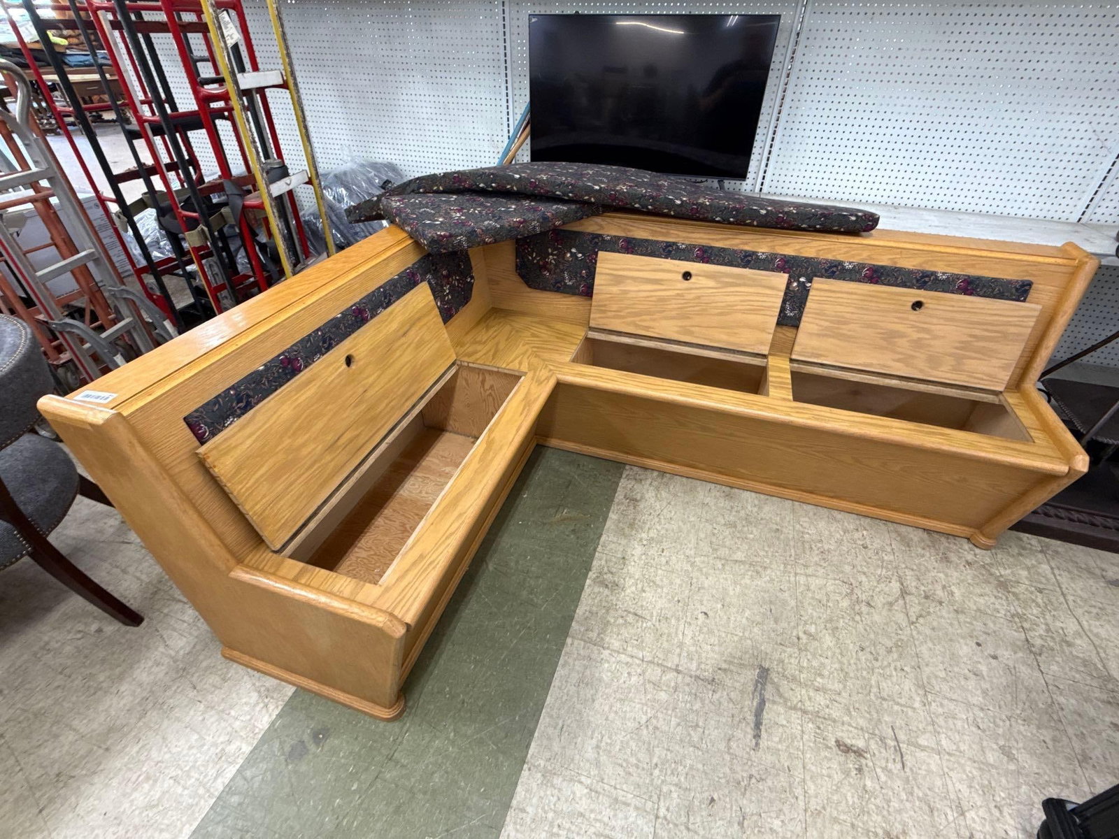 Corner Oak bench with storage - 6