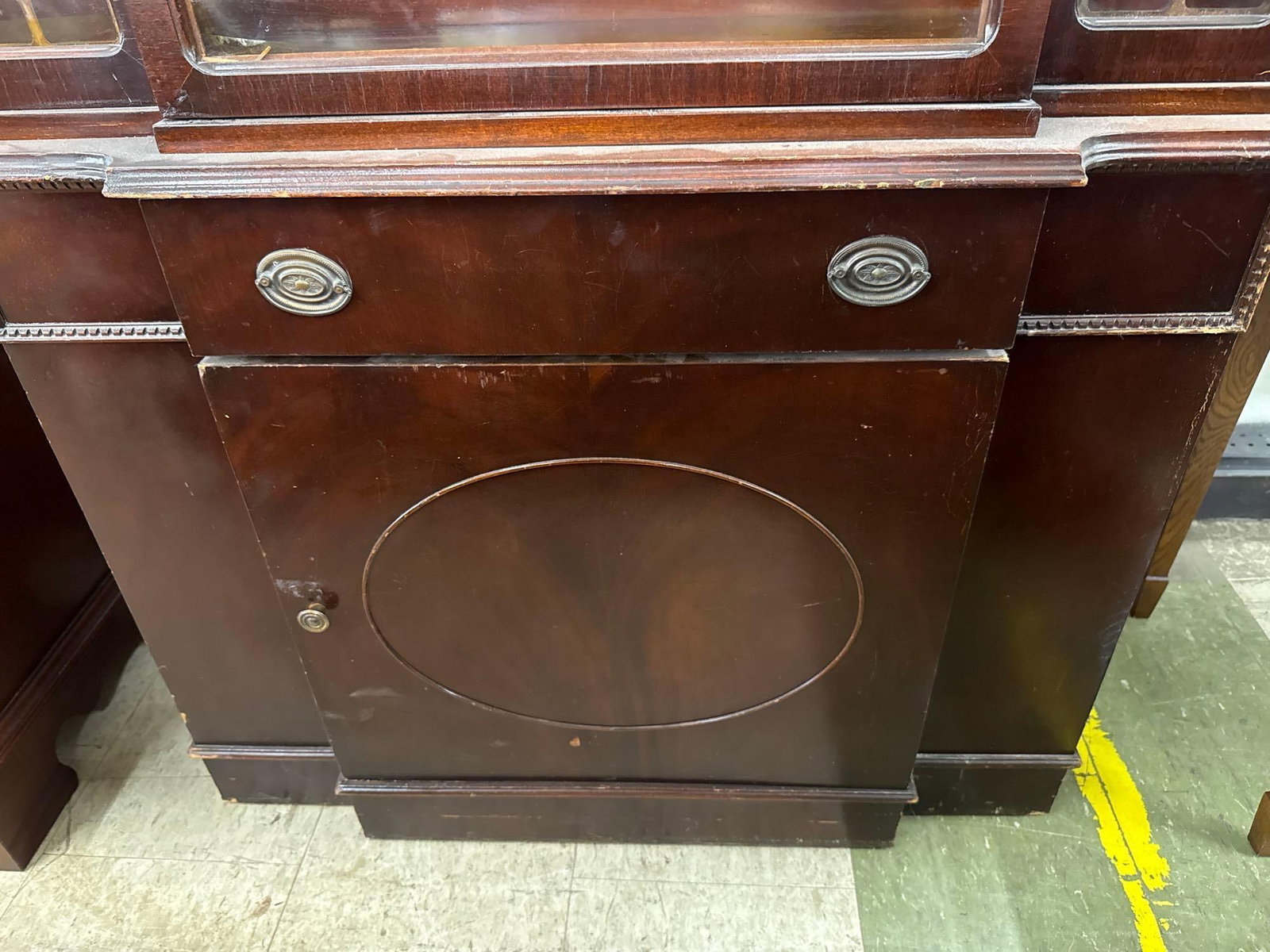 early 20th century mahogany China cabinet - 2