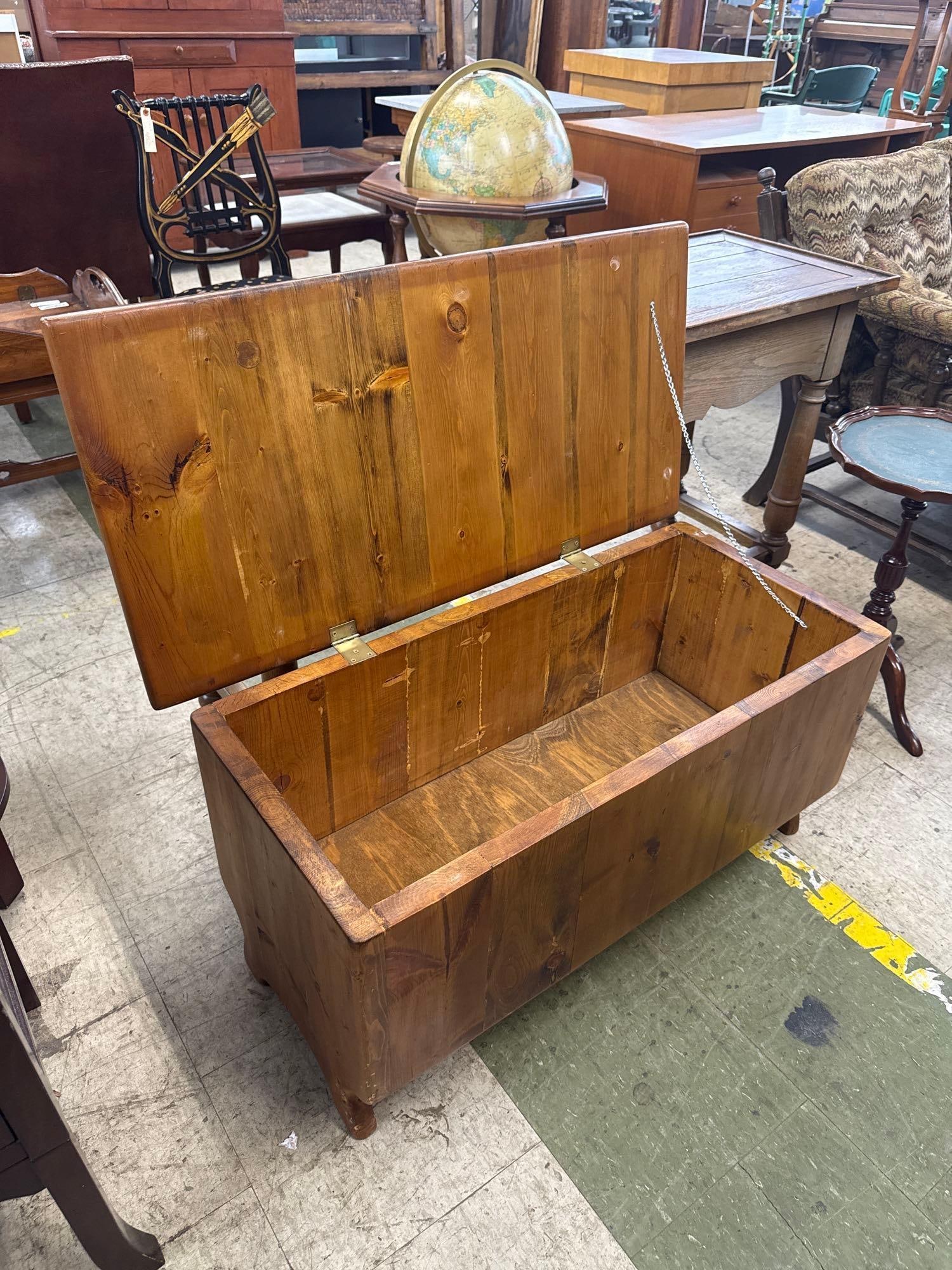 solid wooden chest - 2