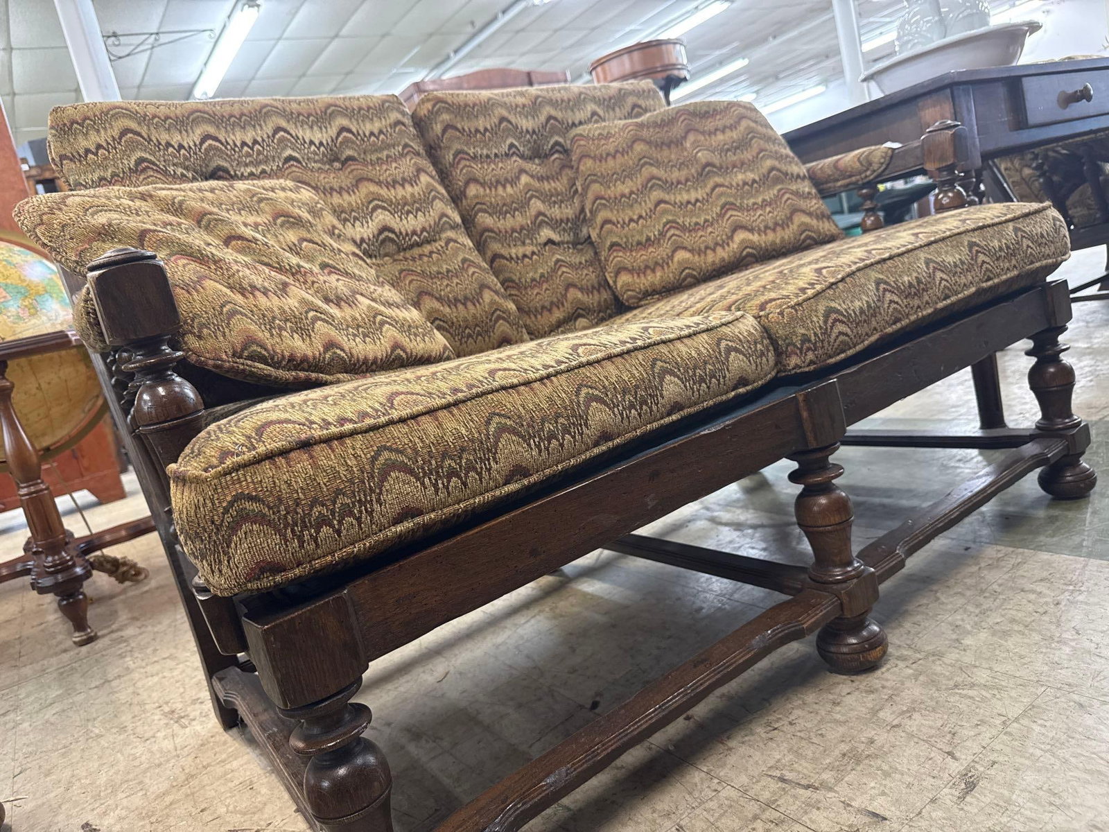 1970s carved wooden loveseat - 3