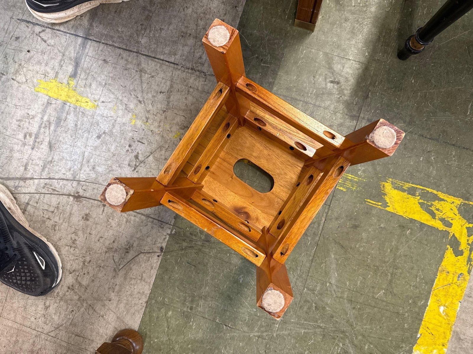 Square wooden stool - 3