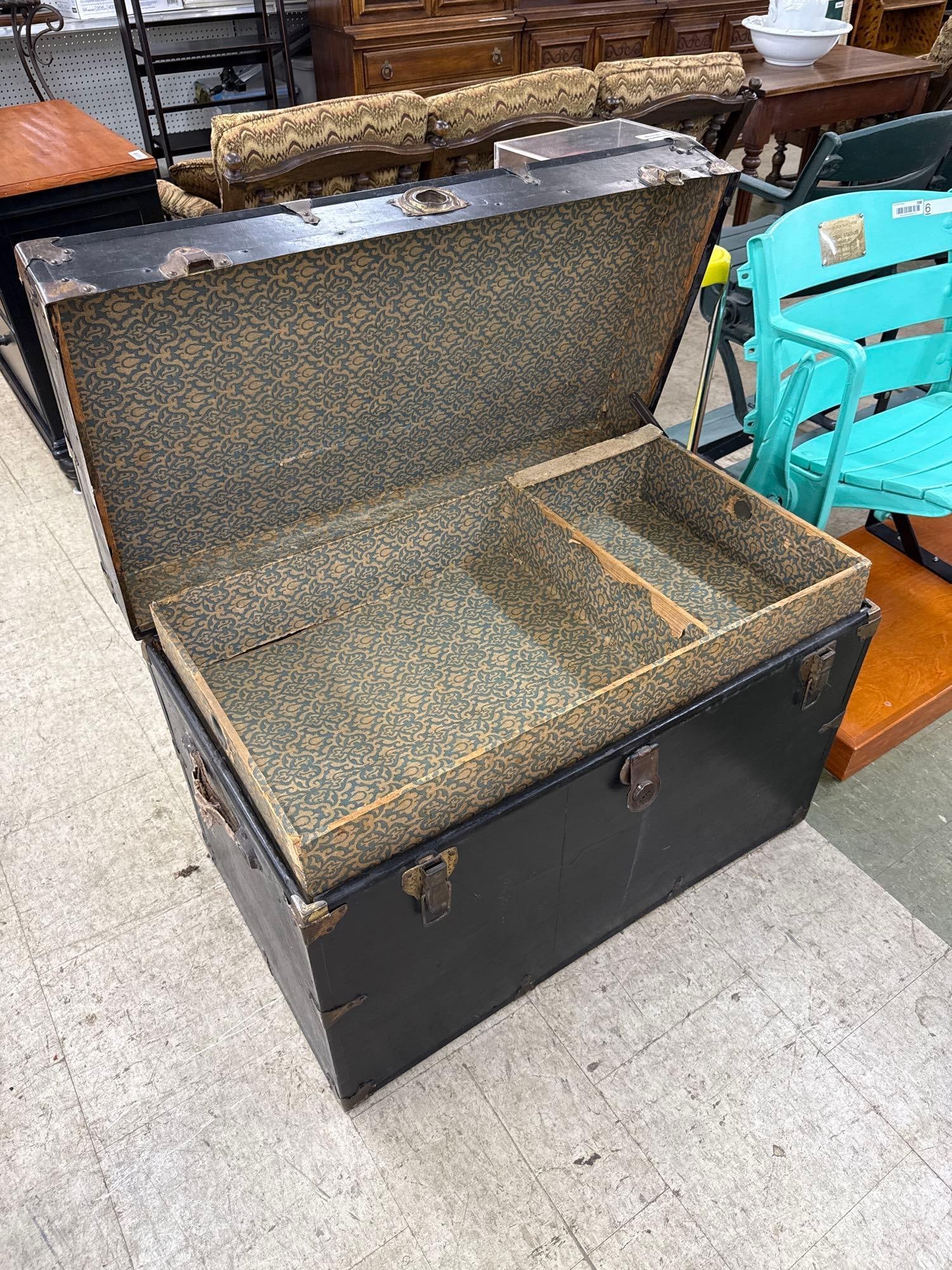 vintage flat top steamer trunk - 2