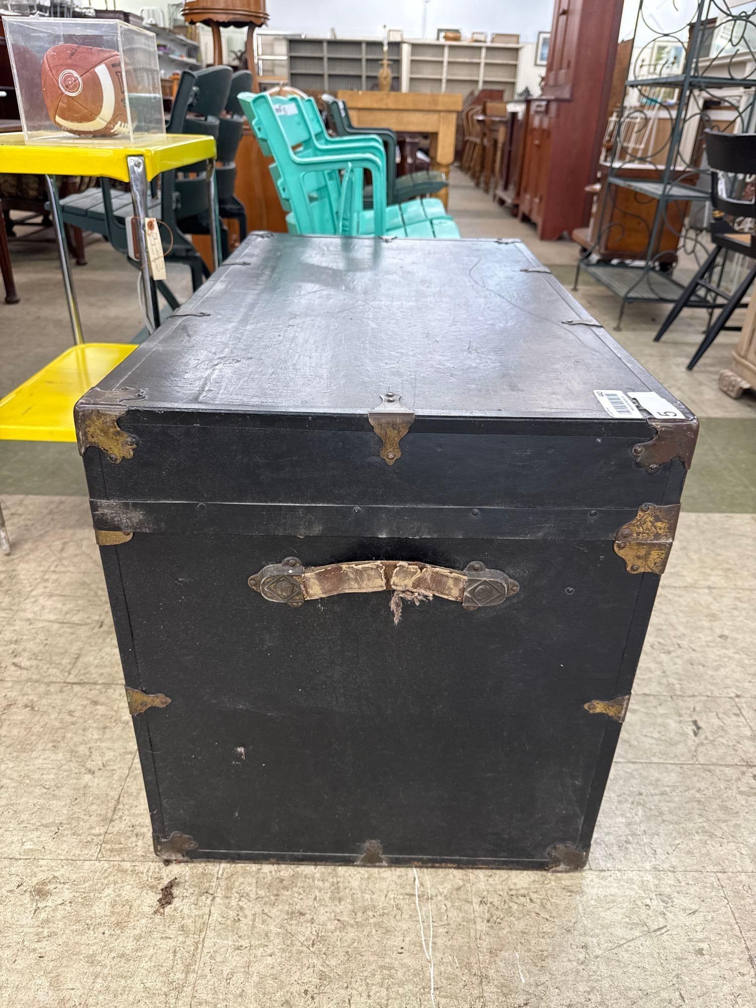 vintage flat top steamer trunk - 5