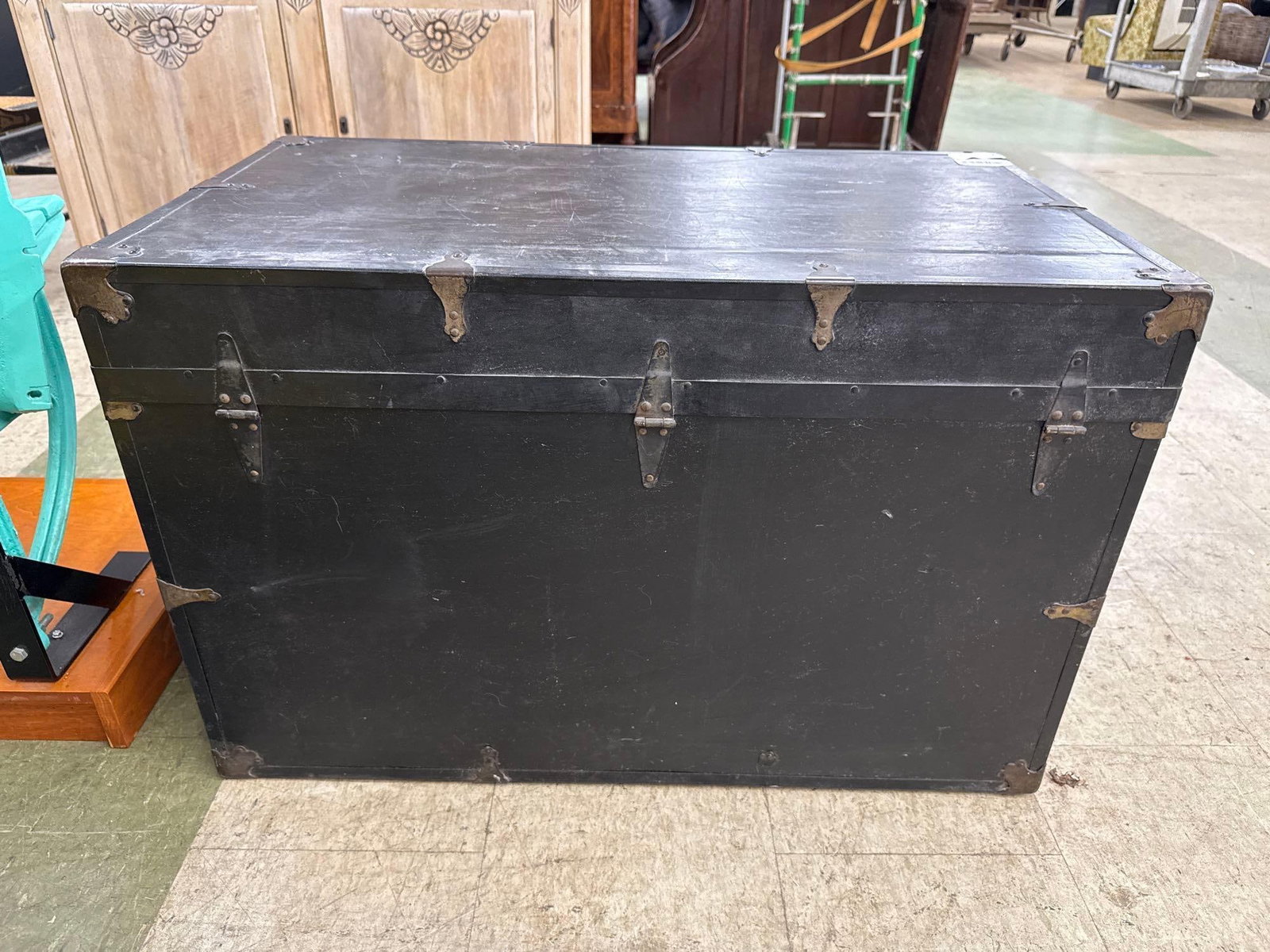 vintage flat top steamer trunk - 6