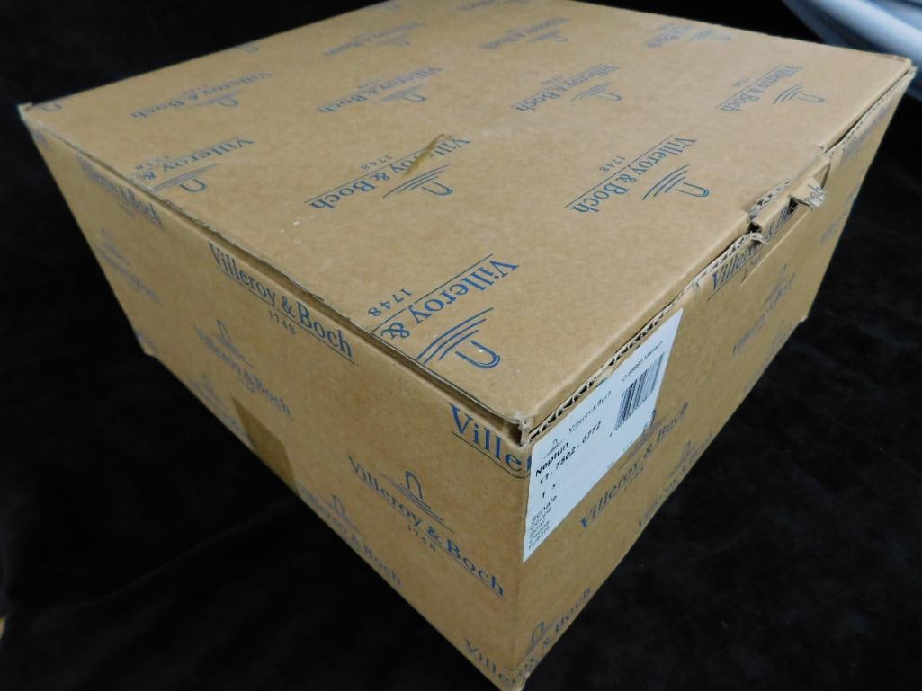 Villeroy and Boch - Scalloped Edge Centerpiece Bowl - Original Box - 6" x 12.5" - 7